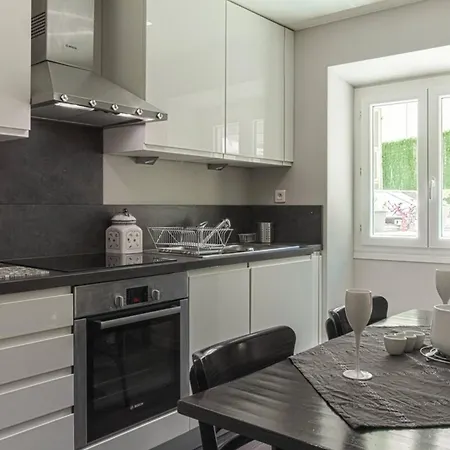 Joffre 9 - Near Massena Square - Terrace Apartment